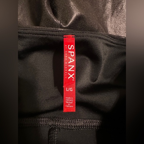 SpanxShape Faux Leather Leggings Black size Large - Picture 5 of 7